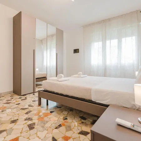 Elisa Flat - 15 Min From Venice & Wi-fi Apartamento *