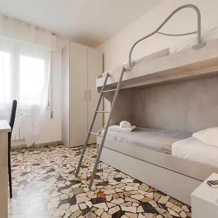 Elisa Flat - 15 Min From Venice & Wi-fi *
