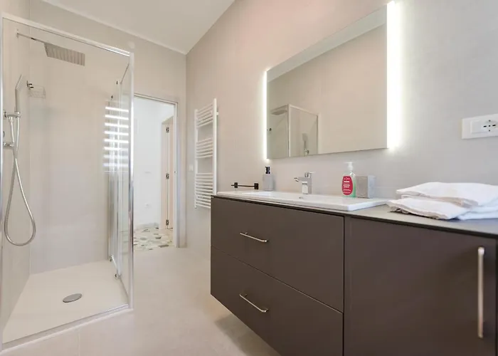 Elisa Flat - 15 Min From Venice & Wi-fi شقة